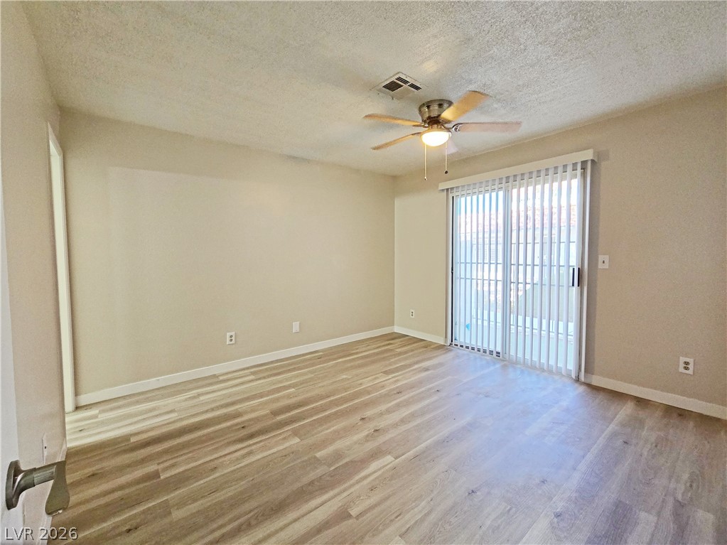 Photo 20 of 36, 1025 Willow Tree Drive #A