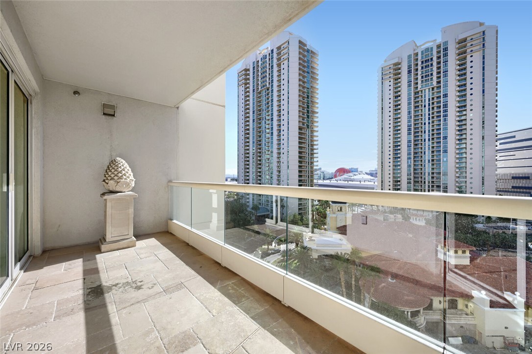 Photo 14 of 29, 2777 Paradise Road #1002