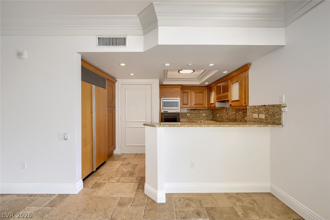 Photo 6 of 29, 2777 Paradise Road #1002