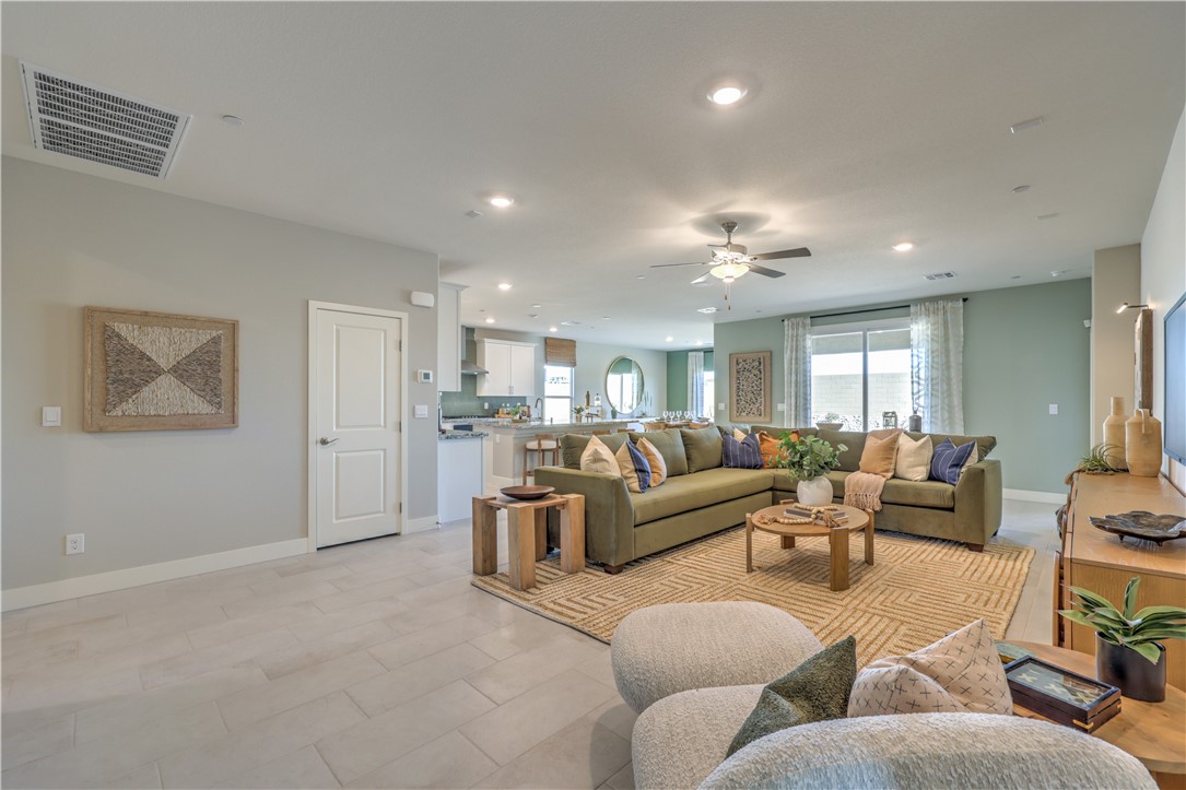 Photo 5 of 1032 Gentle Swan Street