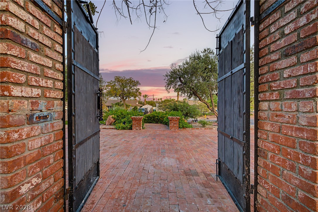 Photo 3 of 1572 Santa Anita Drive