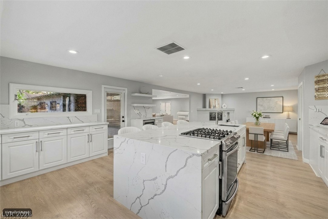 Photo 6 of 83, 1572 Santa Anita Drive