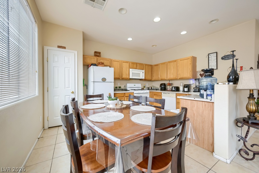 Photo 5 of 6322 Rubylyn Avenue