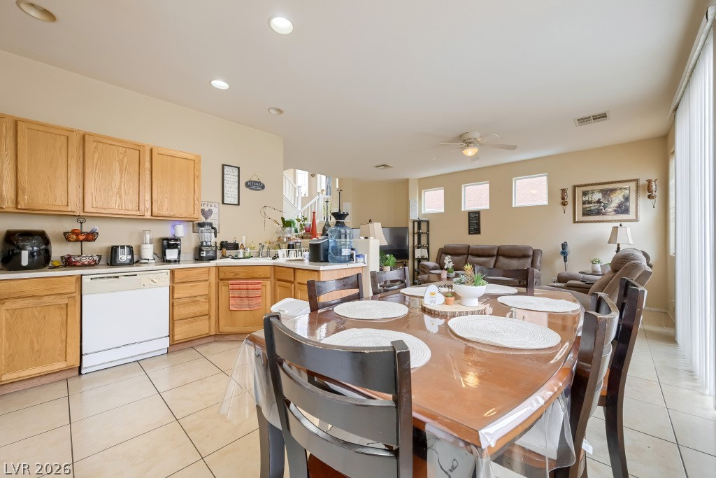 Photo 6 of 23, 6322 Rubylyn Avenue