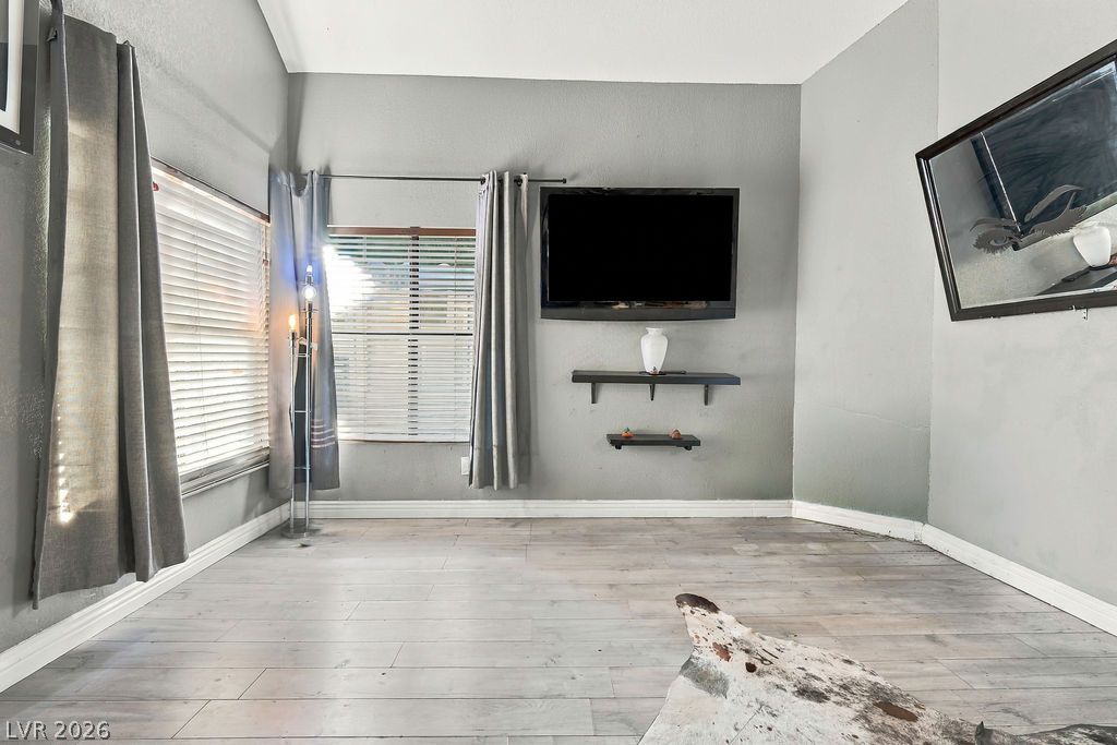 Photo 7 of 19, 510 Elm Drive #202