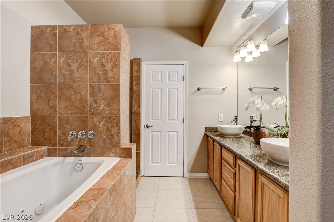Photo 10 of 66, 10811 Ultima Court #102