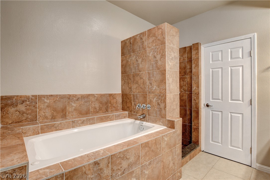 Photo 11 of 66, 10811 Ultima Court #102