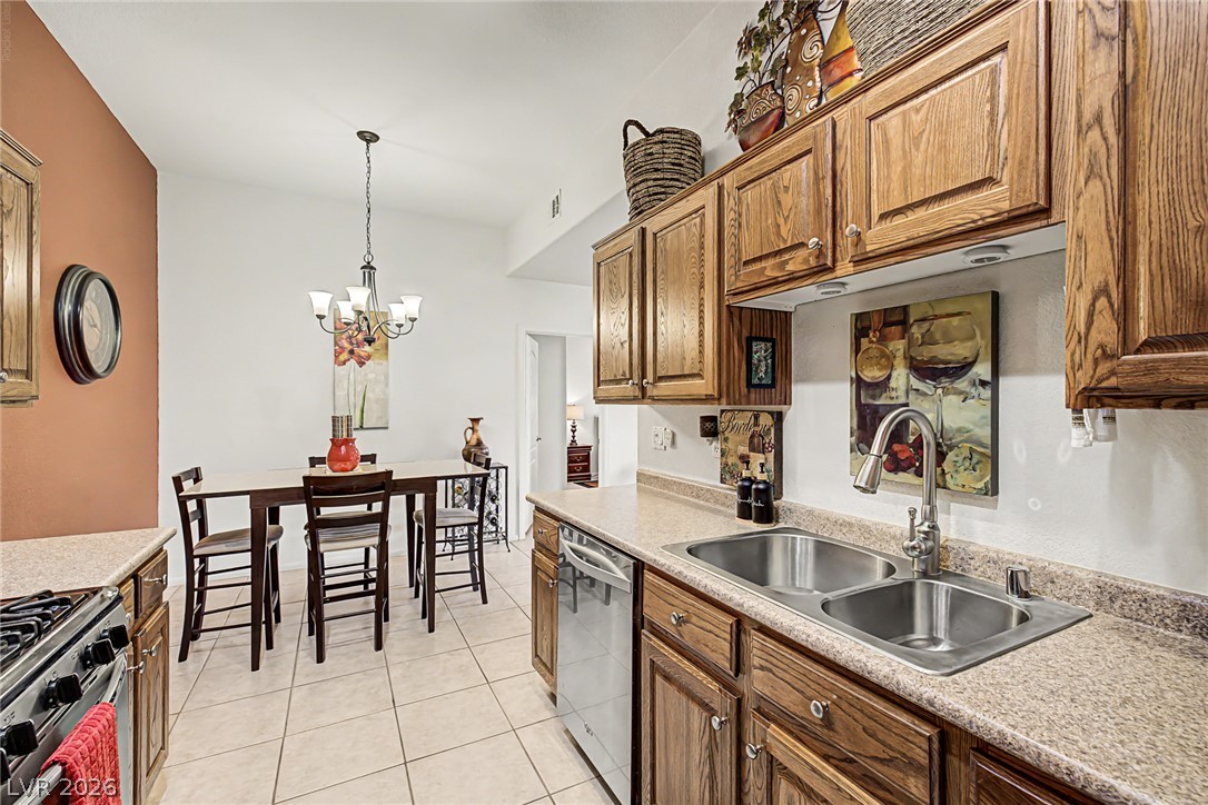 Photo 15 of 34, 3395 Cactus Shadow Street #104