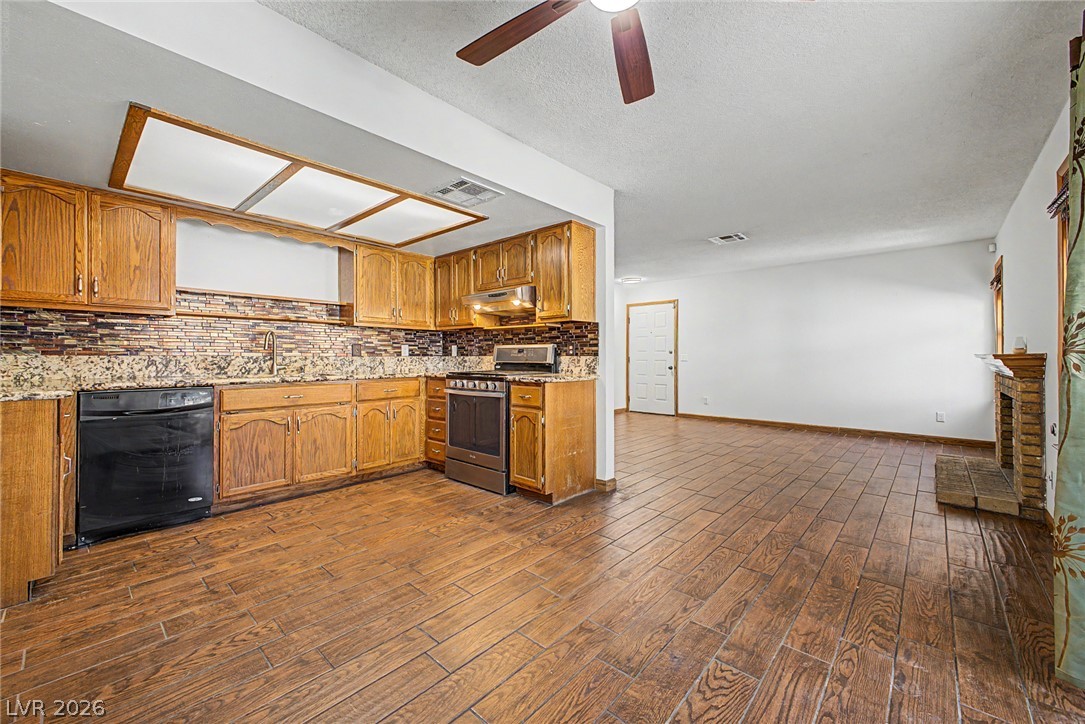 Photo 8 of 32, 6643 W Tropicana Avenue #104