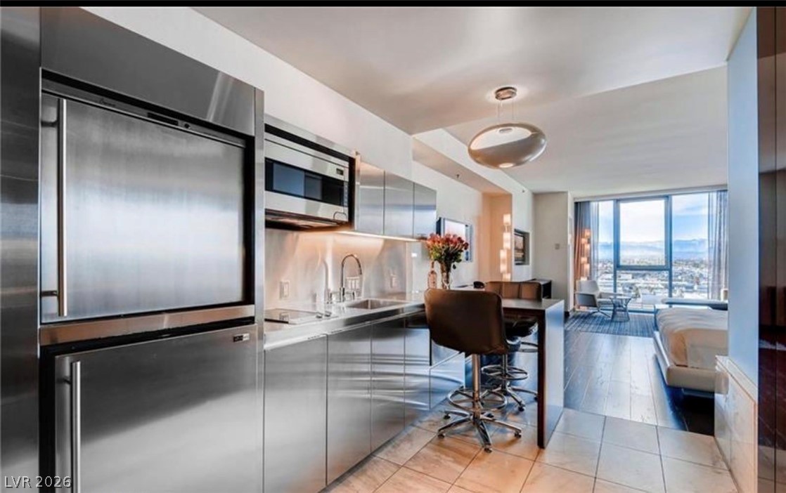 Photo 11 of 15, 4381 W flamingo rd Road #12305