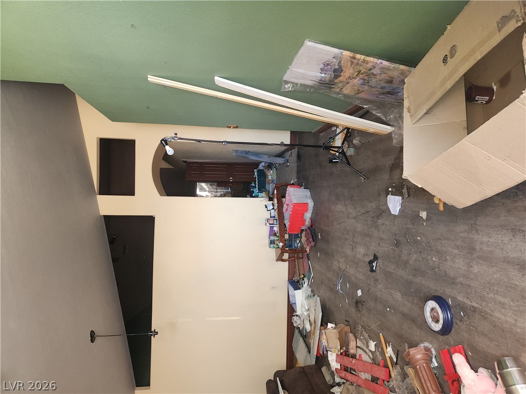 Photo 3 of 906 Dodee Court