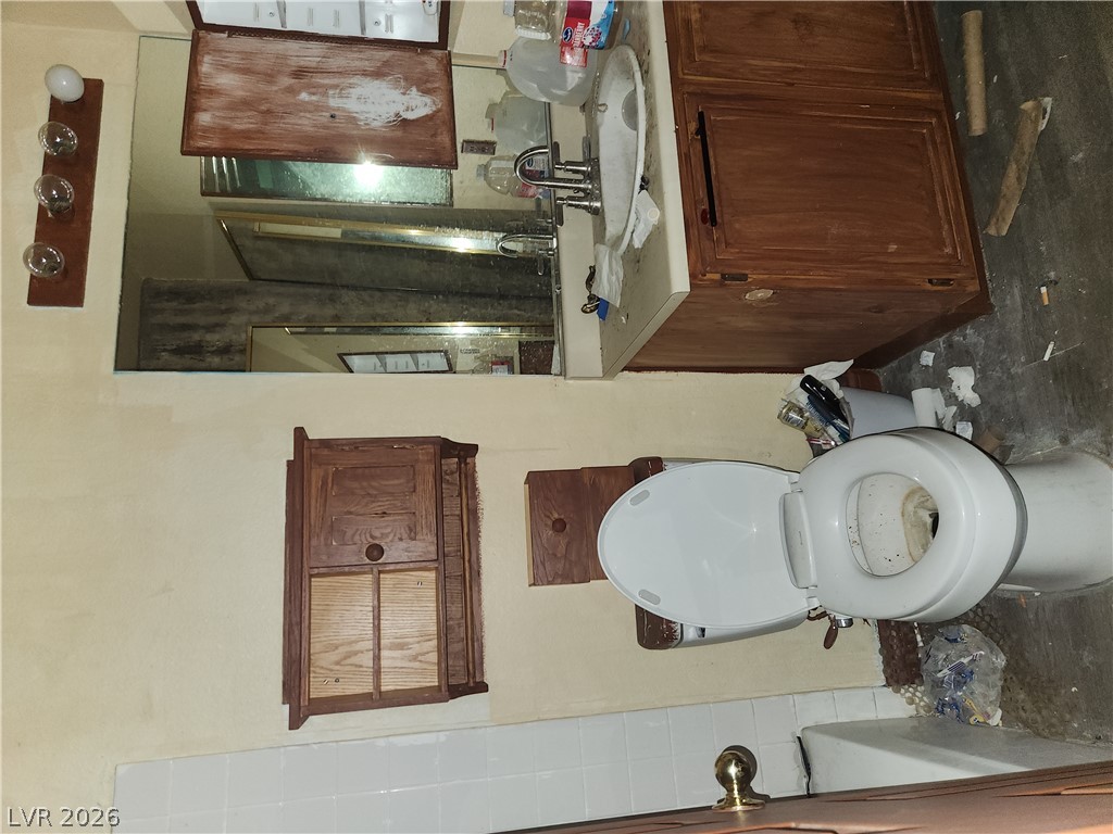 Photo 7 of 13, 906 Dodee Court