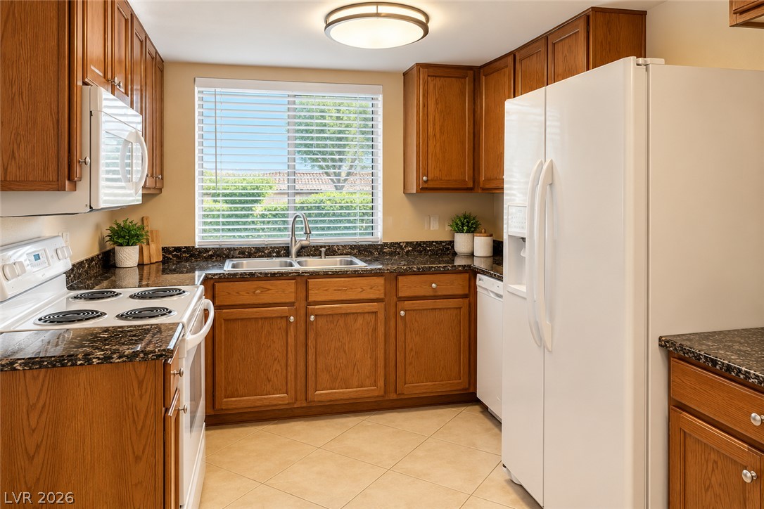 Photo 4 of 2200 Venus Avenue #B