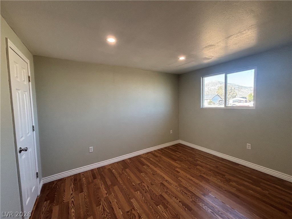 Photo 10 of 18, 860 Avenue N