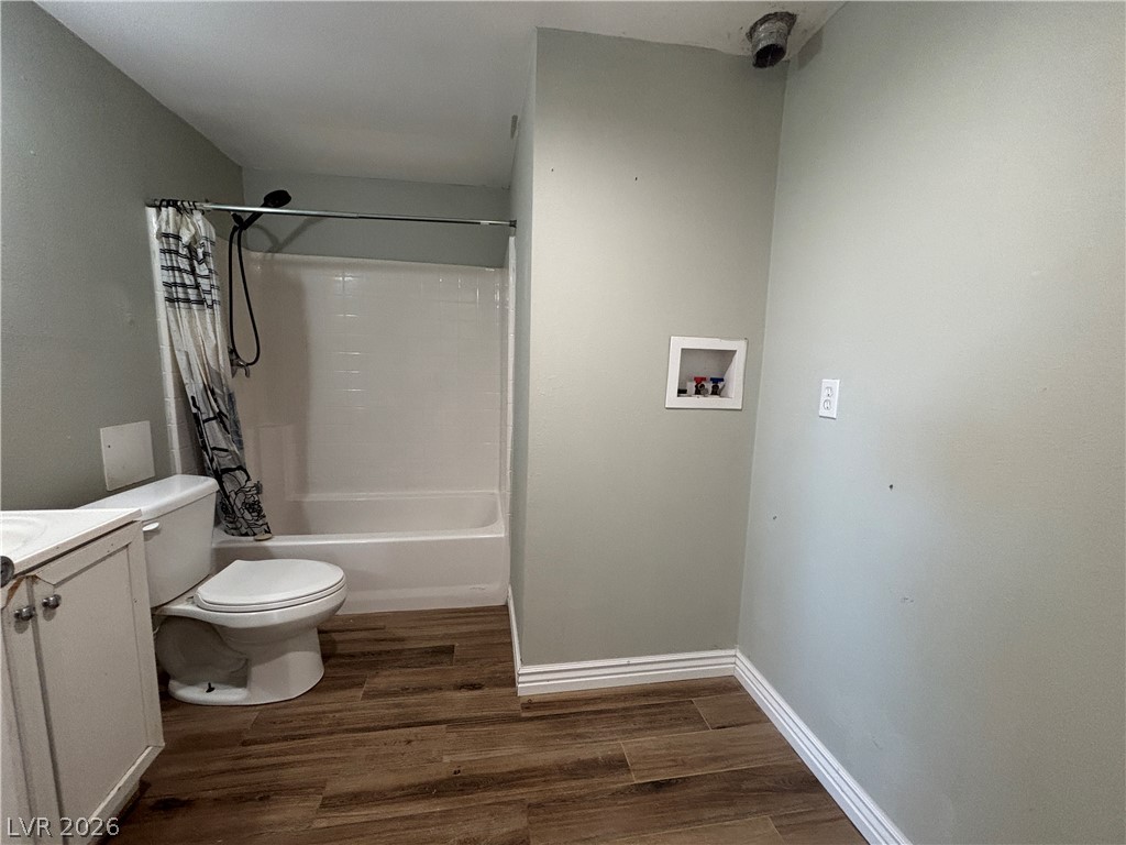 Photo 7 of 18, 860 Avenue N
