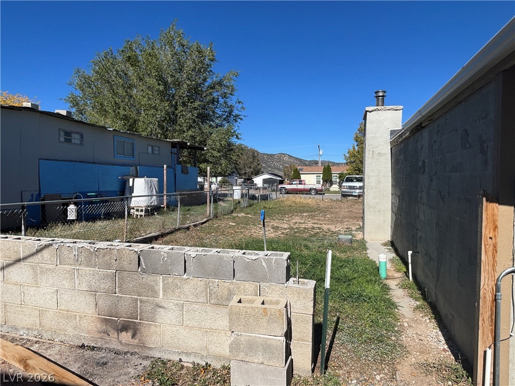 Photo 16 of 18, 860 Avenue N