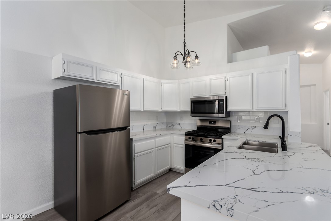 Photo 15 of 43, 2110 Los Feliz Street #2015