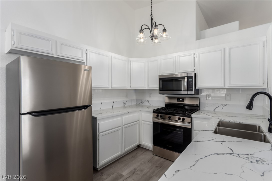 Photo 19 of 43, 2110 Los Feliz Street #2015