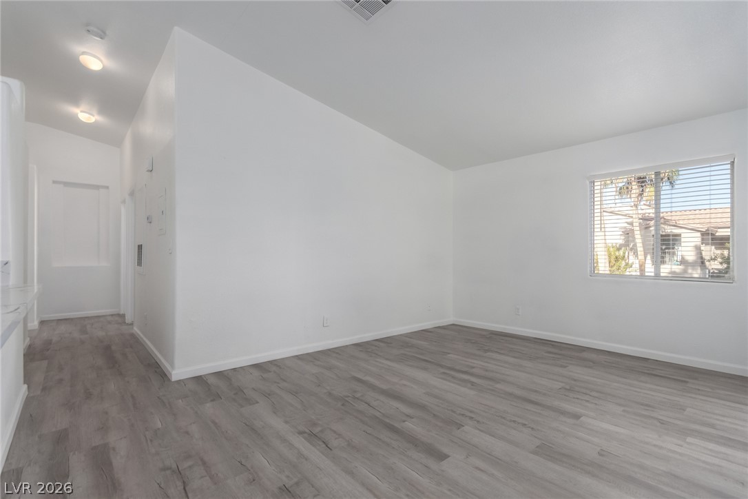 Photo 8 of 43, 2110 Los Feliz Street #2015