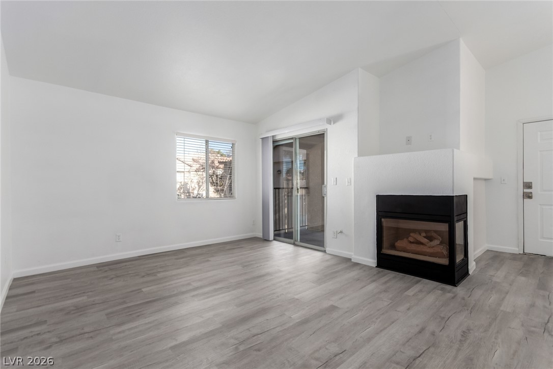 Photo 10 of 43, 2110 Los Feliz Street #2015