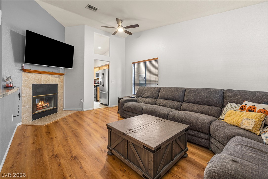 Photo 6 of 29, 2116 Twisted Oak Avenue