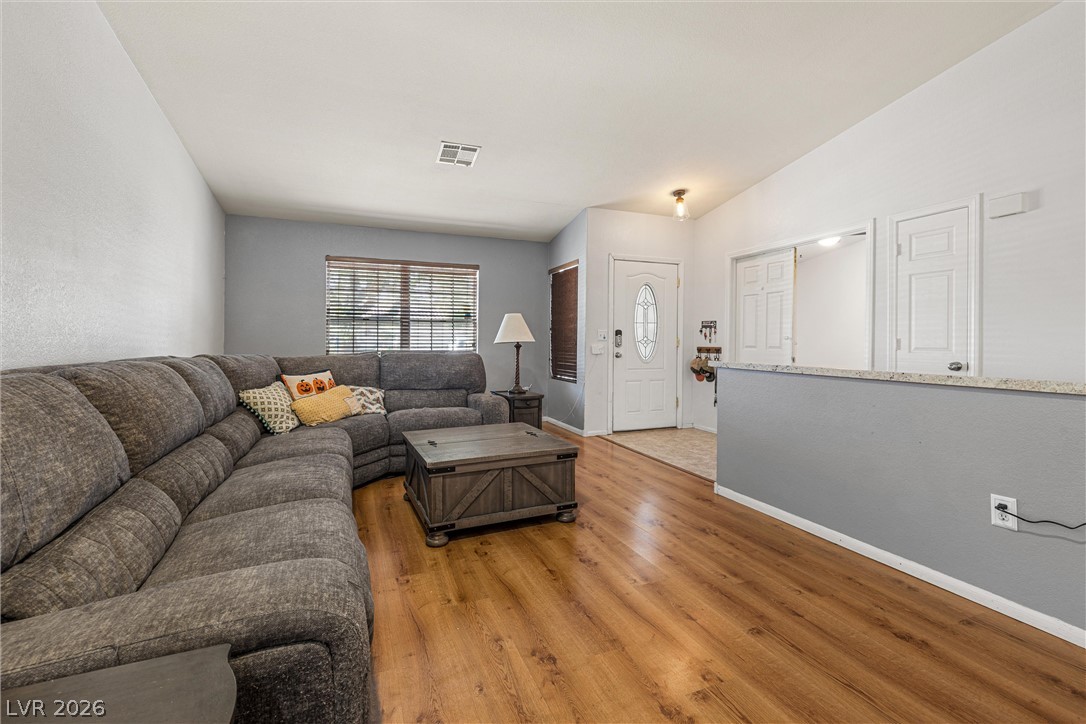 Photo 7 of 29, 2116 Twisted Oak Avenue