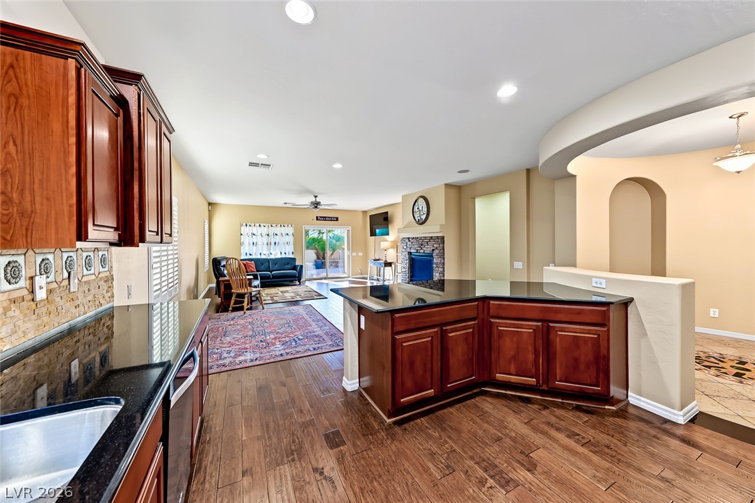 Photo 15 of 40, 2625 Bechamel Place