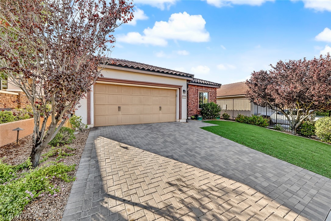 Photo 2 of 2625 Bechamel Place