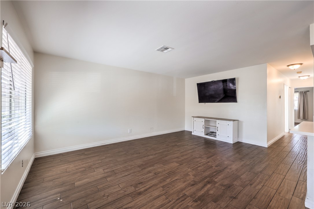 Photo 4 of 1826 Plum Court