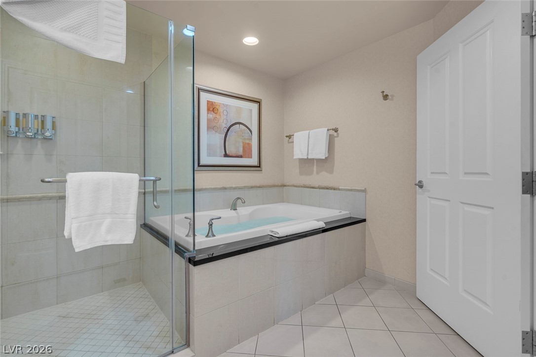 Photo 24 of 45, 135 E Harmon Avenue #3017