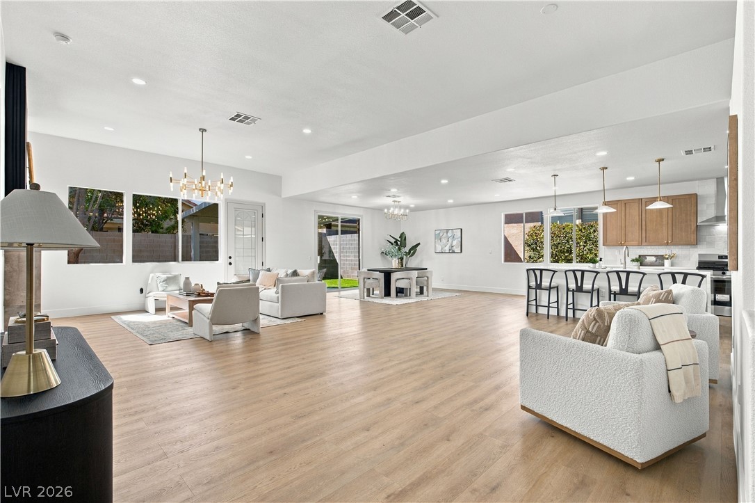 Photo 6 of 37, 8725 Butterchurn Avenue