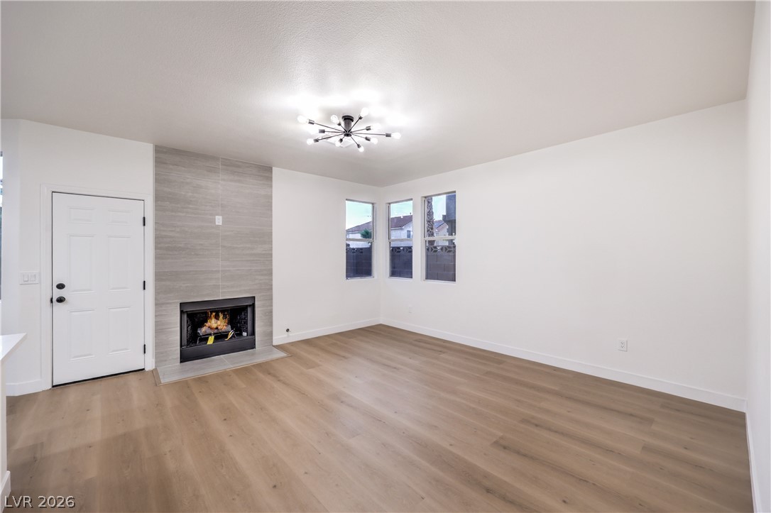 Photo 12 of 38, 1001 Washington Oaks Street