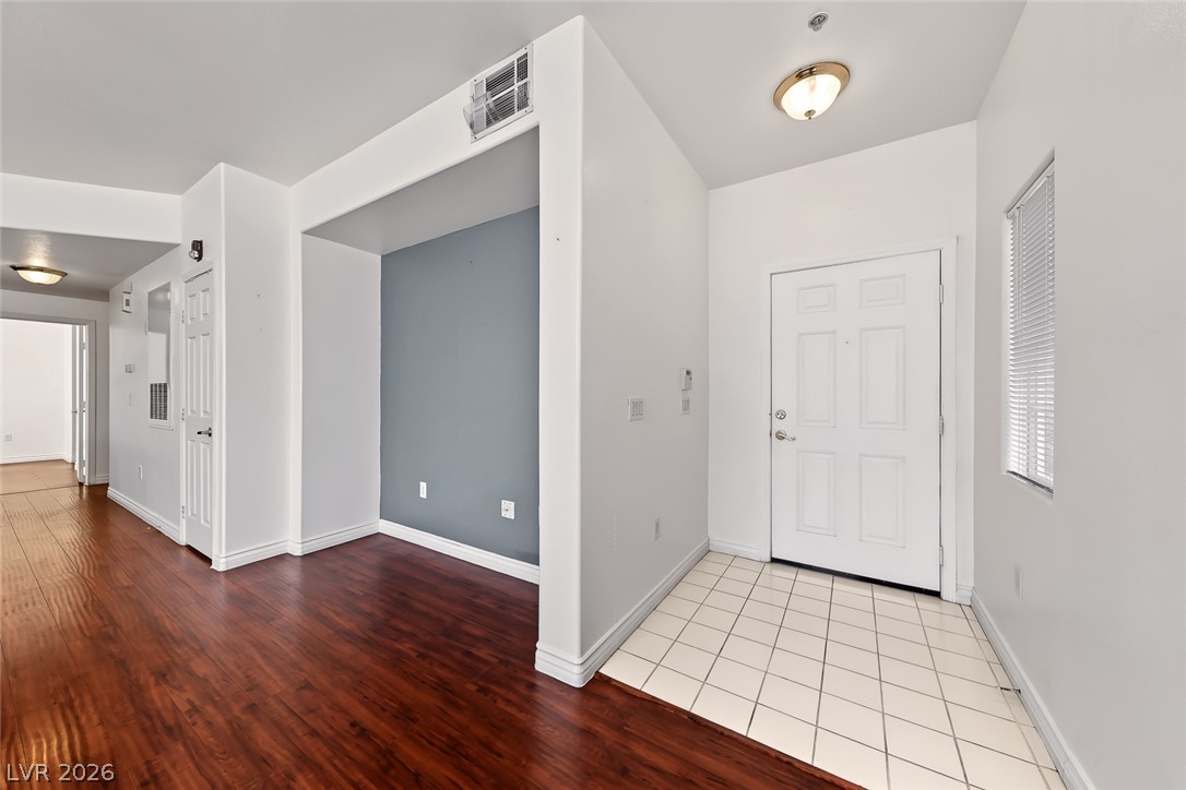 Photo 11 of 40, 7660 W Eldorado Lane #140