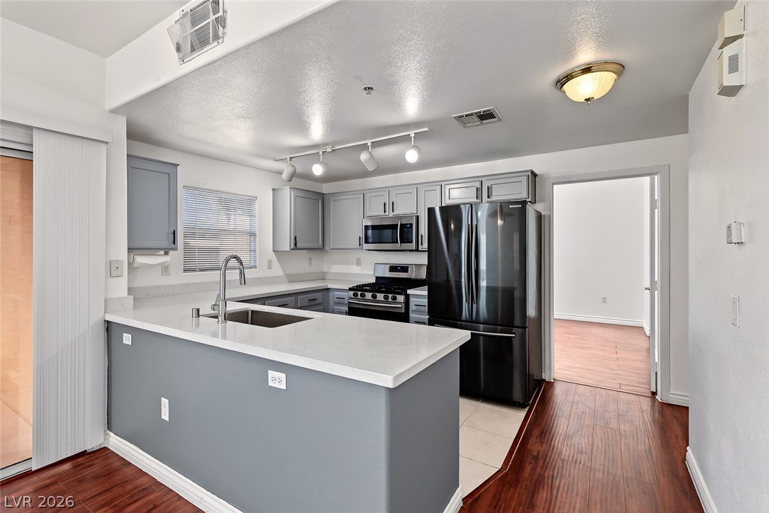Photo 14 of 40, 7660 W Eldorado Lane #140