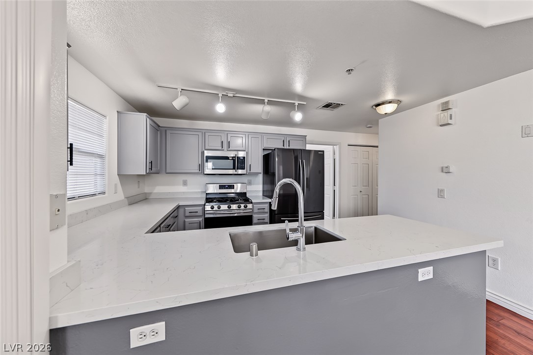 Photo 18 of 40, 7660 W Eldorado Lane #140