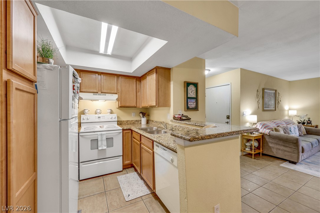 Photo 2 of 1455 E Katie Avenue #L22