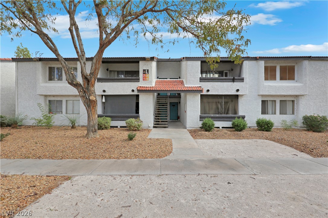 Photo 6 of 30, 1455 E Katie Avenue #L22