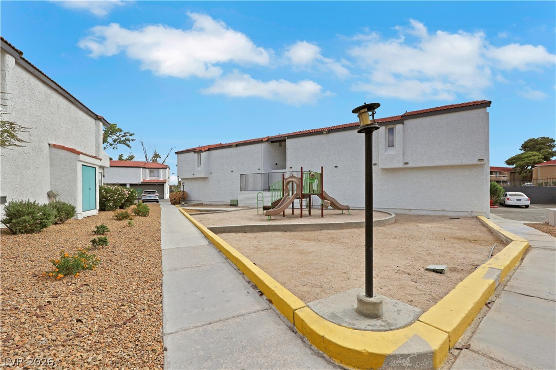 Photo 8 of 30, 1455 E Katie Avenue #L22