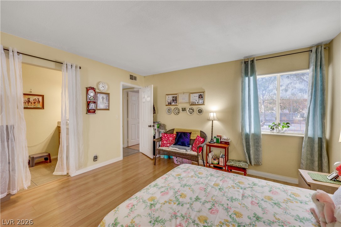 Photo 24 of 30, 1455 E Katie Avenue #L22