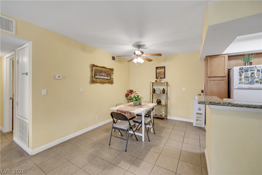 Photo 27 of 30, 1455 E Katie Avenue #L22