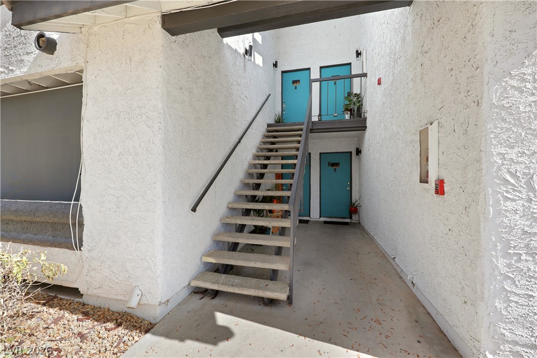 Photo 10 of 30, 1455 E Katie Avenue #L22