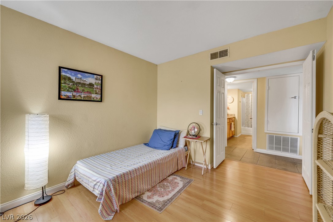 Photo 17 of 30, 1455 E Katie Avenue #L22