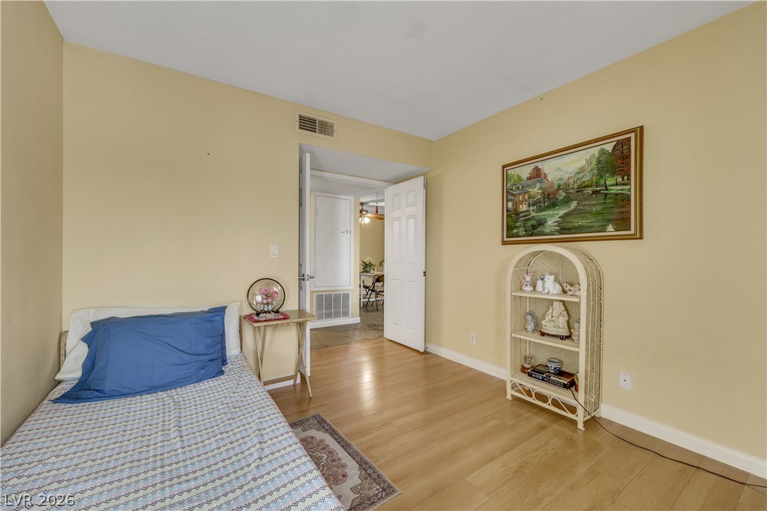 Photo 18 of 30, 1455 E Katie Avenue #L22