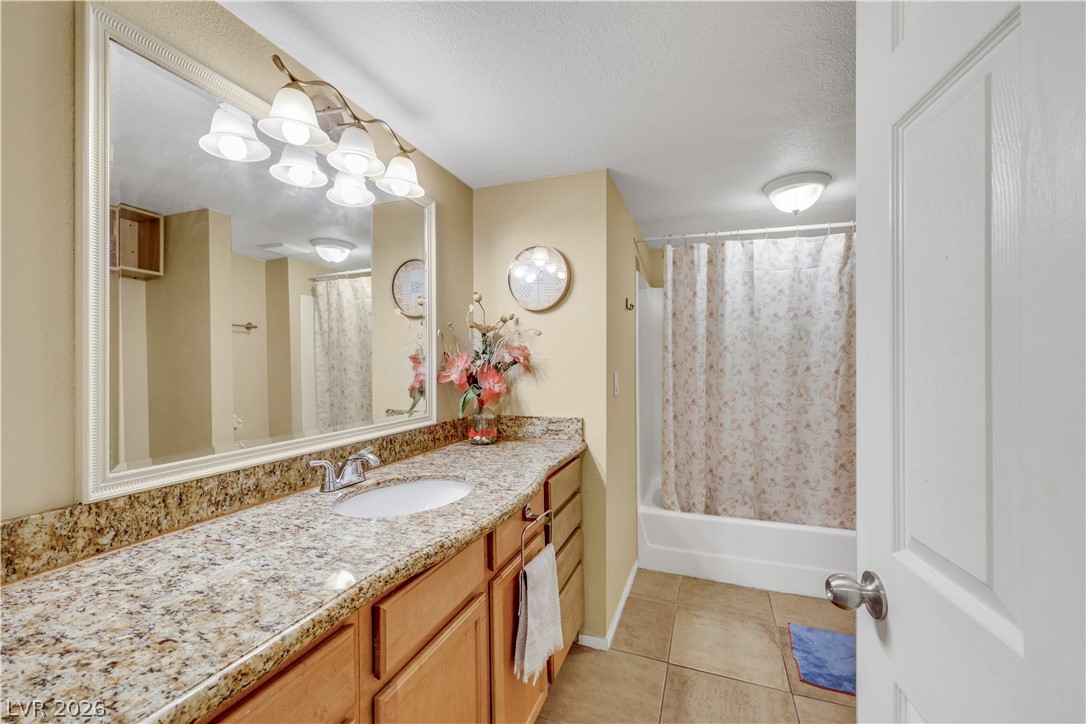 Photo 19 of 30, 1455 E Katie Avenue #L22