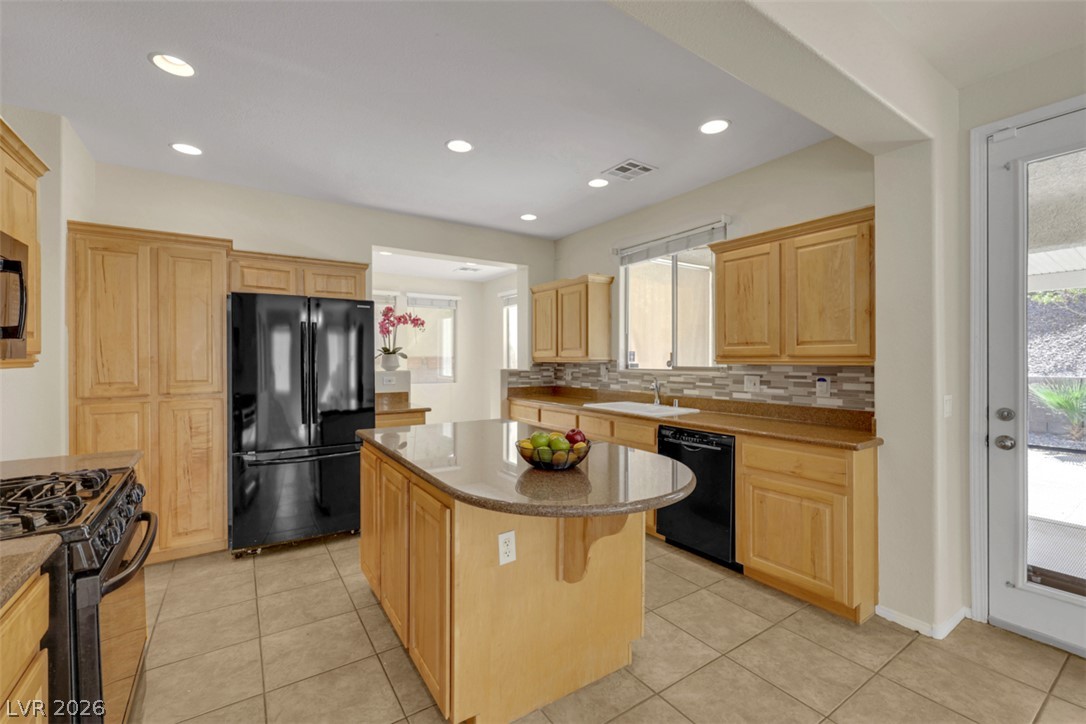Photo 10 of 36, 2417 Allegretto Avenue