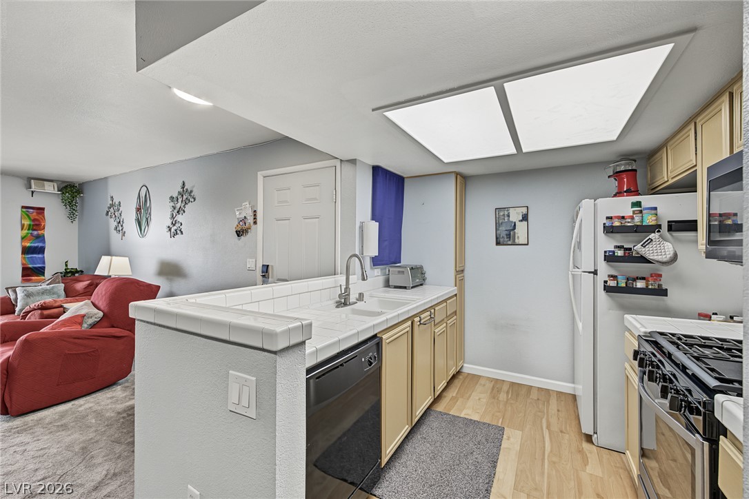 Photo 3 of 1908 Mountain Hills Court #205
