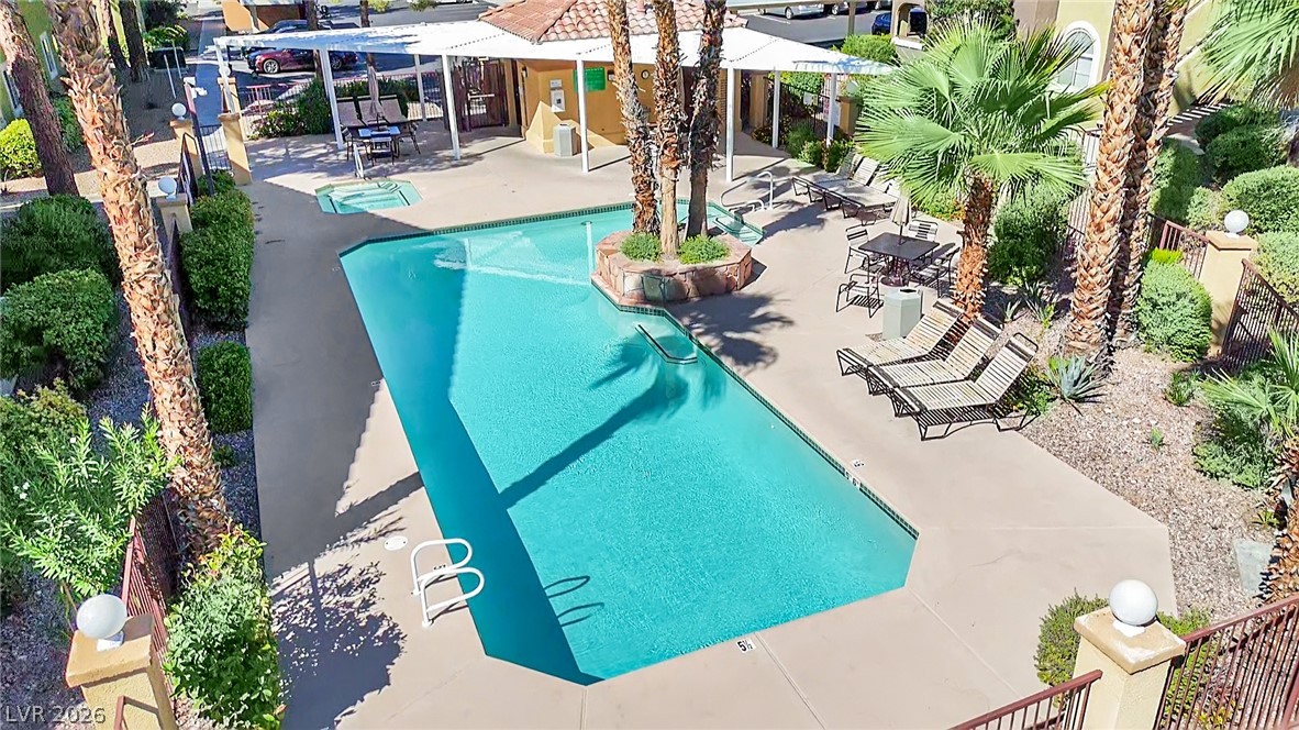 Photo 21 of 28, 7950 W Flamingo Road #1038