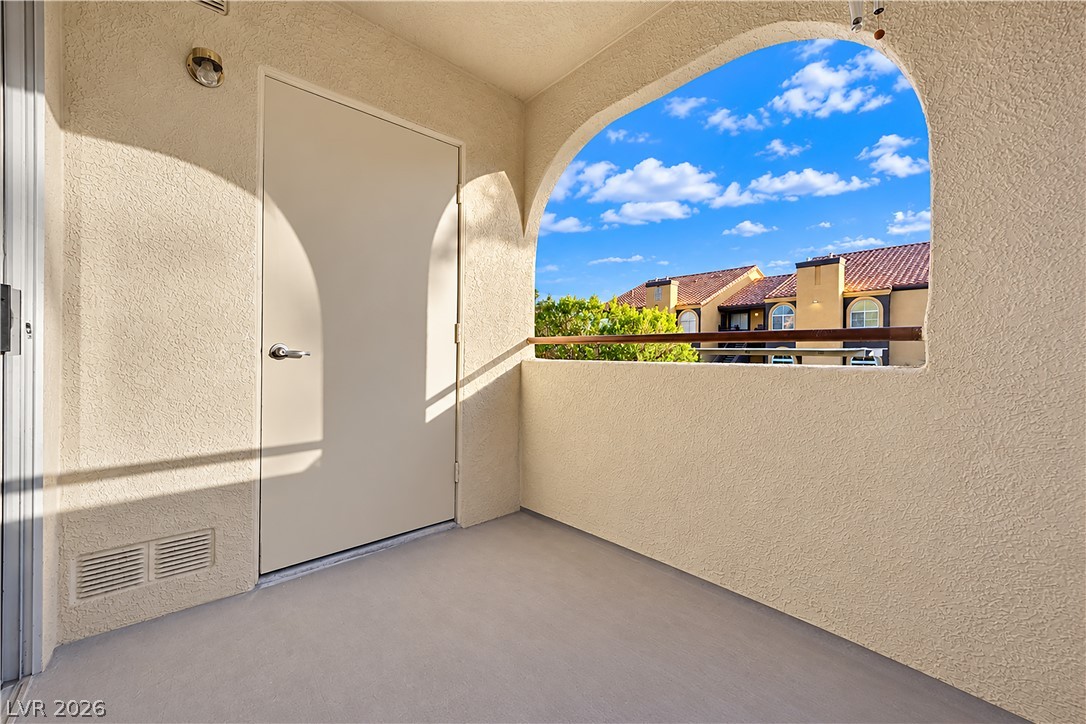 Photo 17 of 28, 7950 W Flamingo Road #1038