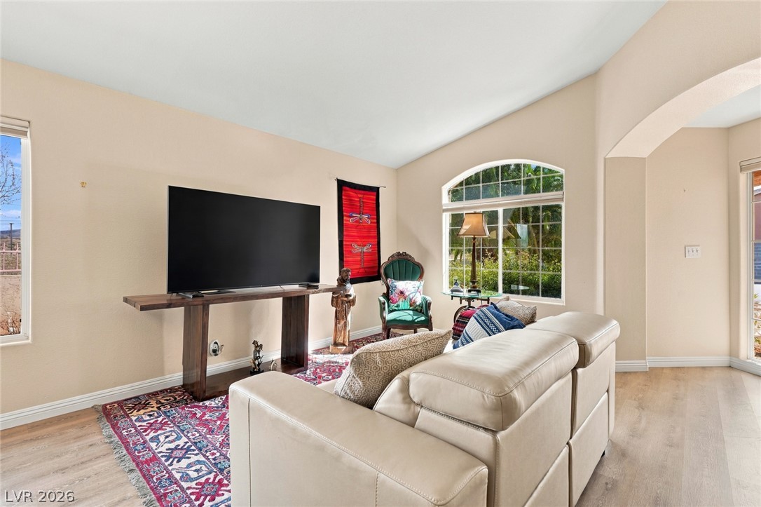 Photo 5 of 1057 Armillaria Street