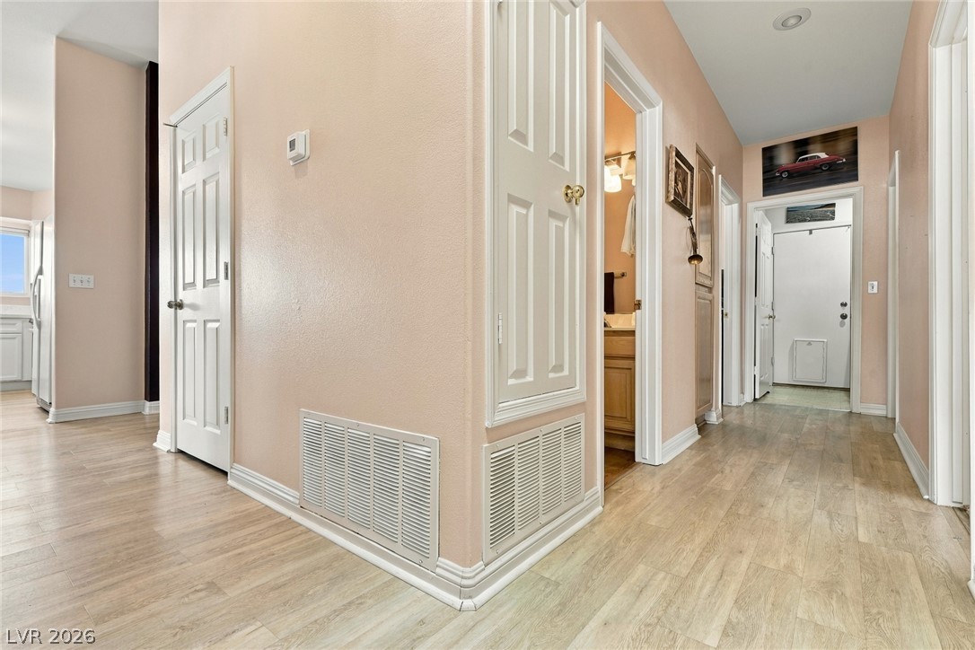 Photo 17 of 49, 1057 Armillaria Street